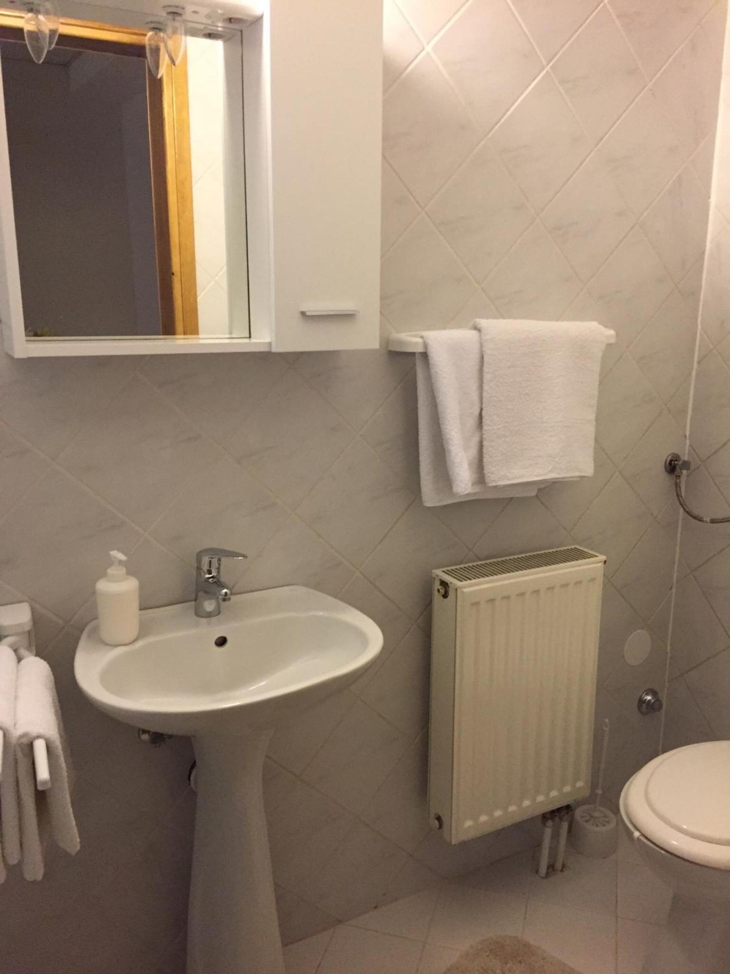 Apartment Ðakovo Oda fotoğraf