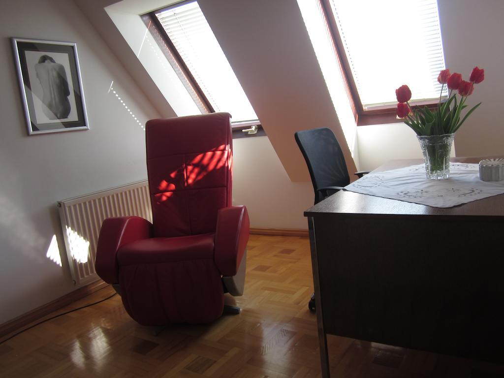 Apartment Ðakovo Oda fotoğraf